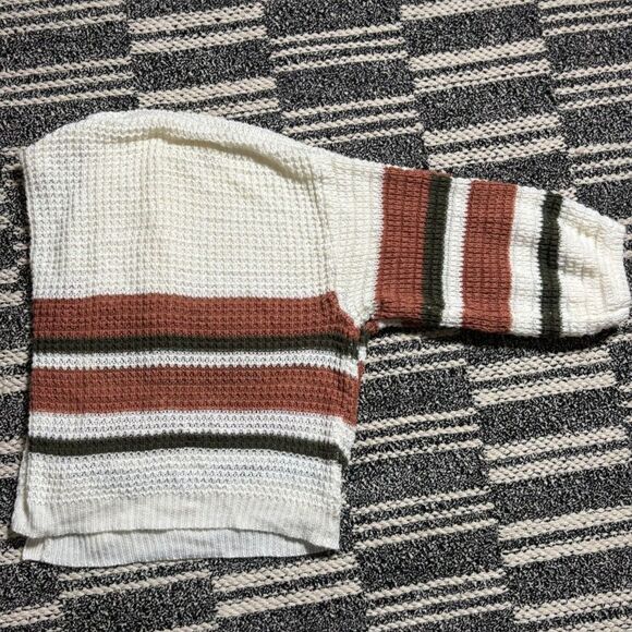 Knit Minded Women's Large Cozy Oversized Cropped Sweater - Picture 3 of 5